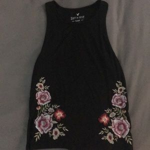 Tank crop top floral embroidered.